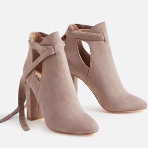 Taupe bootie